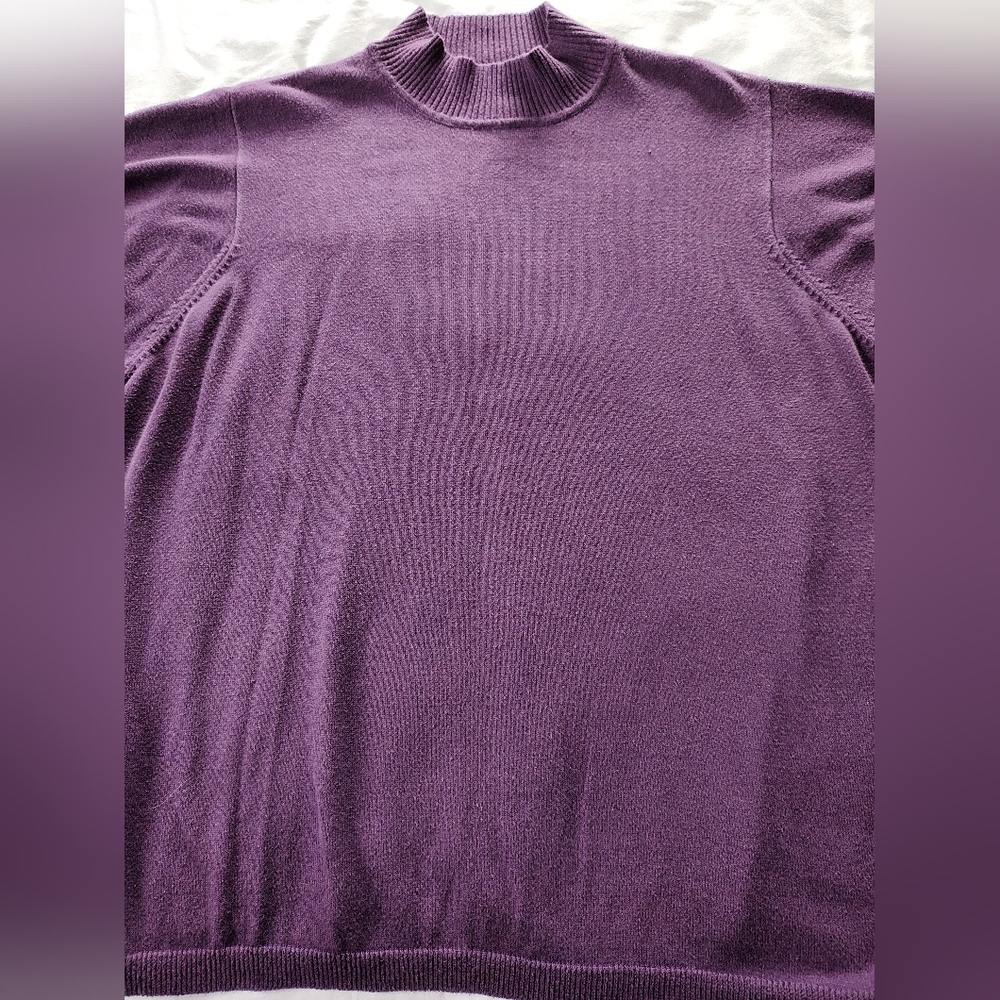 LANE BRYANT Ladies Pullover Sweater. Size 26/28. Short Sleeves.